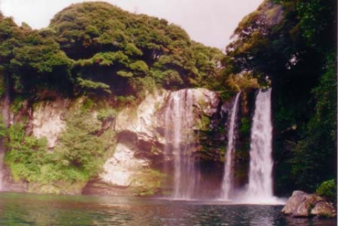 Dawn at Chenjiyeon waterfall - Jeju Island, Korea